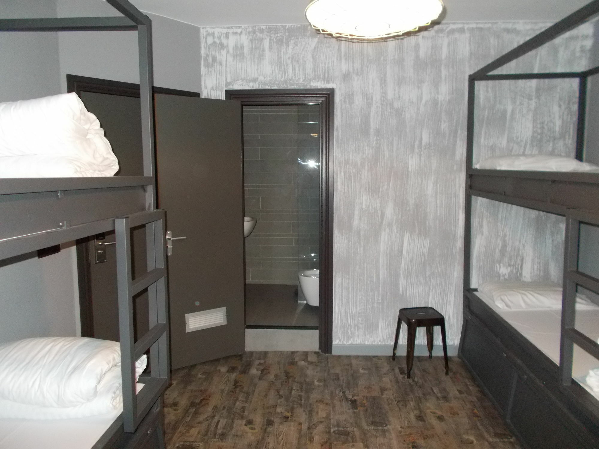 Urban City Centre Hostel Brussels Ngoại thất bức ảnh