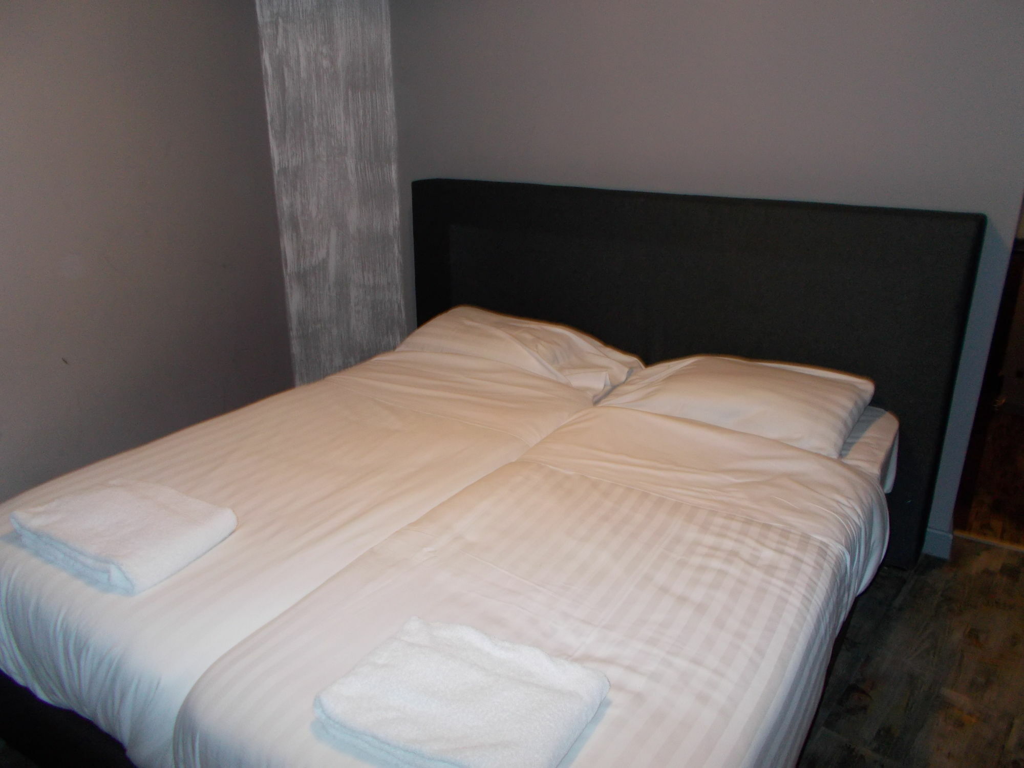 Urban City Centre Hostel Brussels Ngoại thất bức ảnh